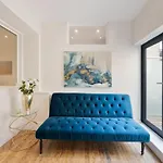 Large Luxury City Centre Flat With Balcony